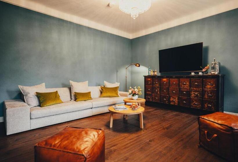 هتل Villa Sorgenfrei & Restaurant Atelier Sanssouci