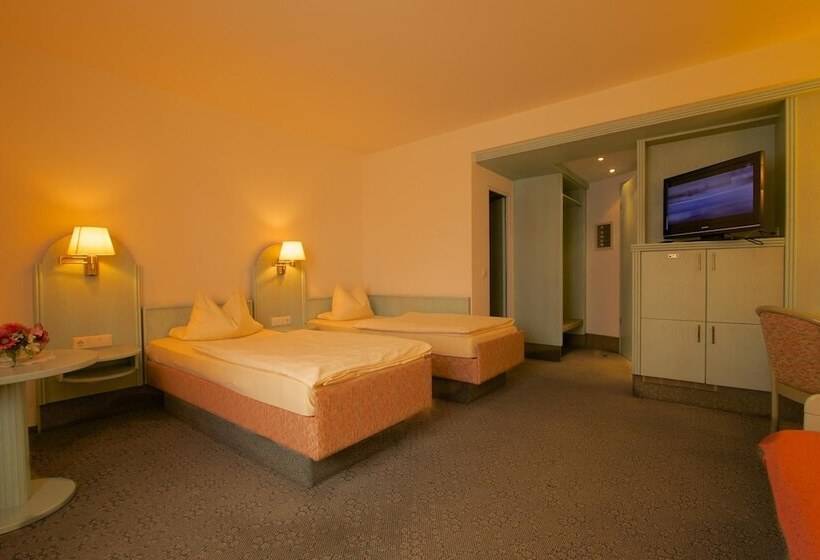 בית מלון כפרי Zum Lowen