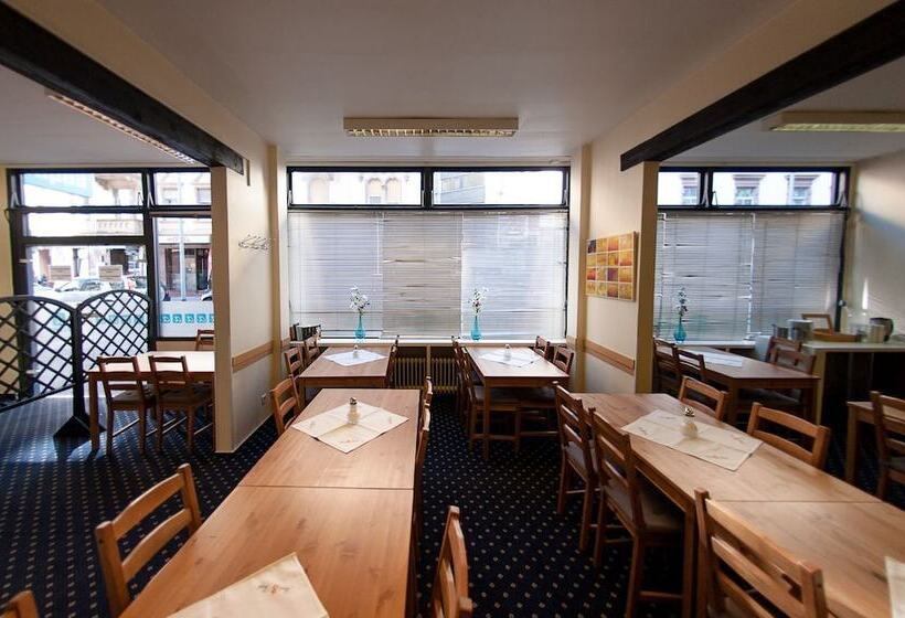 Pension Alpha   Frankfurt City Central Station