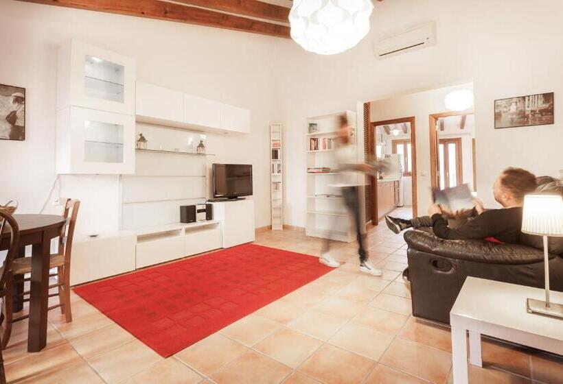 Petit Hotel Alaro