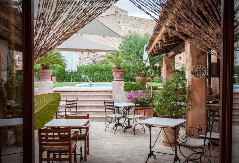 Petit Hotel Alaro