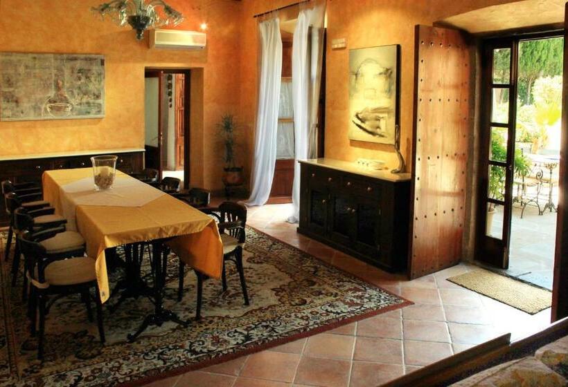 Petit Hotel Alaro