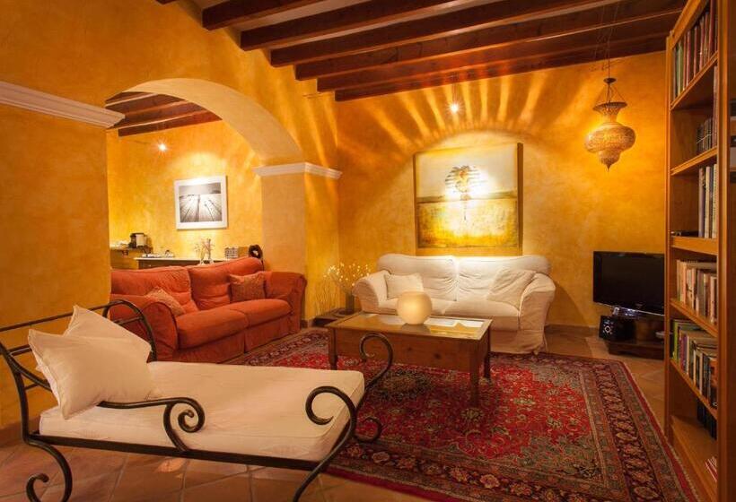 Petit Hotel Alaro