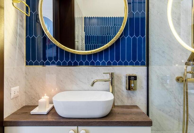 هاستل Holt Old Town Suites