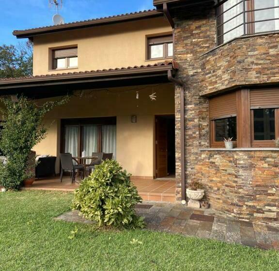 هتل Acogedora Casa En Asturias