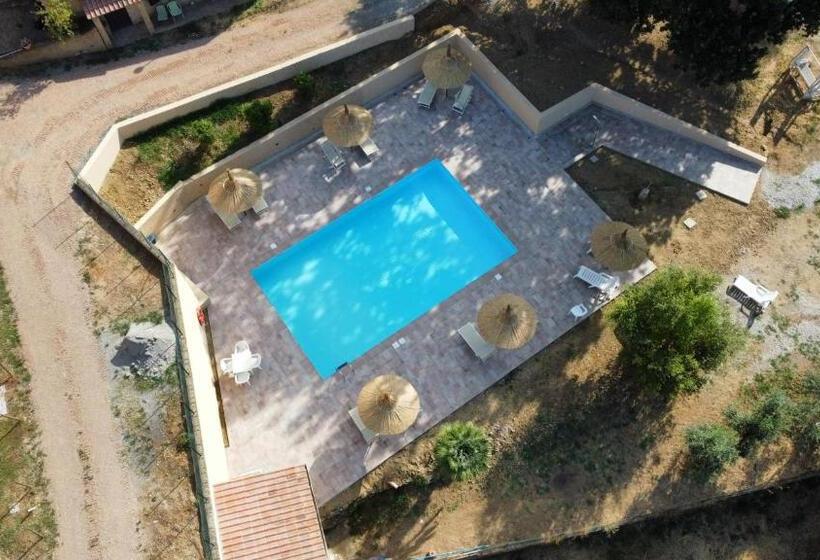 ホテル Agriturismo I Cerroni Montescudaio