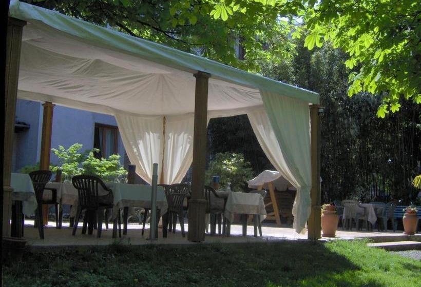 Отель Albergo Ristorante Aquila