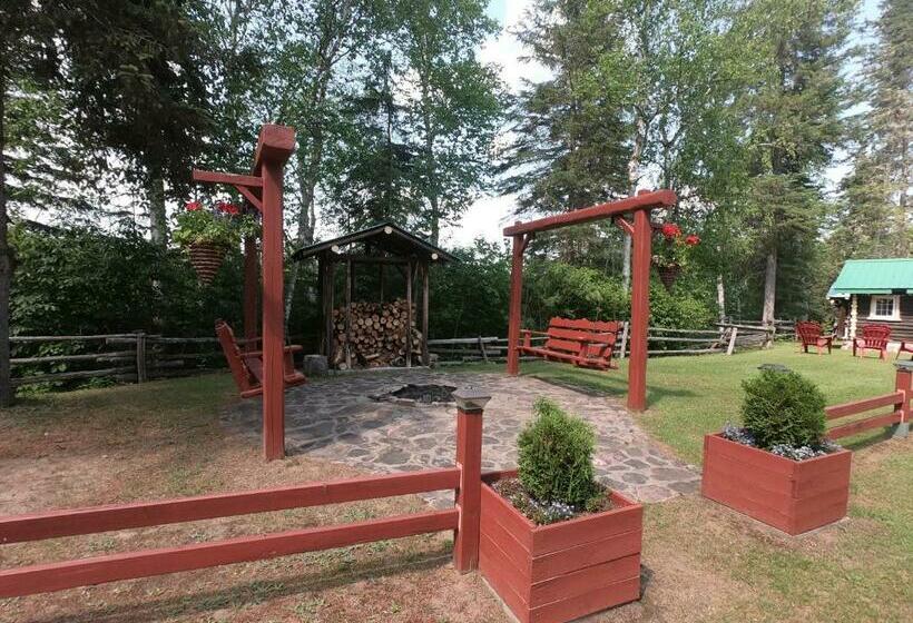 Отель Domaine Le Bostonnais Le Village En Bois Rond