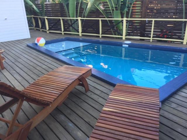 پانسیون Driftwood Gardens Guesthouse