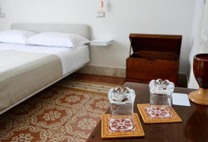 تختخواب و صبحانه Domus Aleria Deluxe Rooms