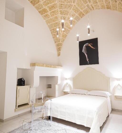 مبيت وإفطار Palazzo Alma Luxury Rooms