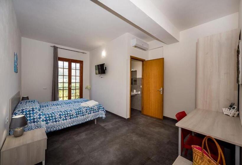 تختخواب و صبحانه Villa Michelangelo