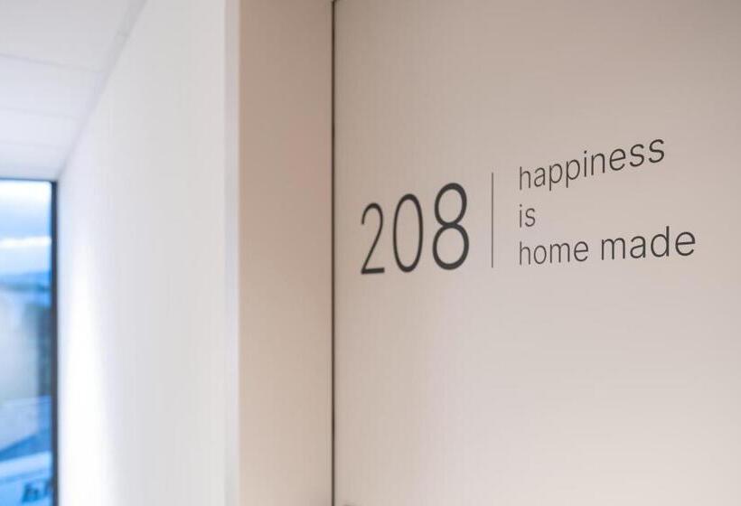 هتل At Home   Late Arrival Self Check In