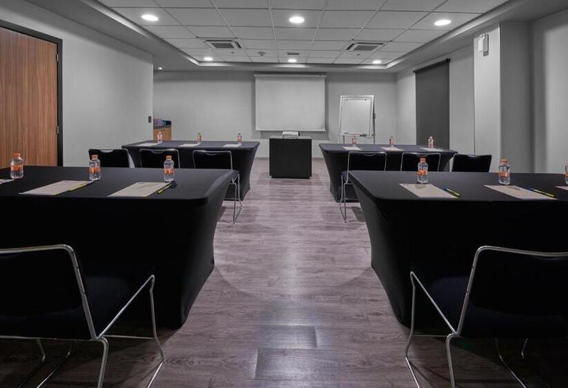 בית מלון כפרי City Express By Marriott Lagos De Moreno
