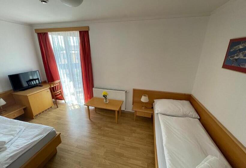 هتل Laguna & Restaurant