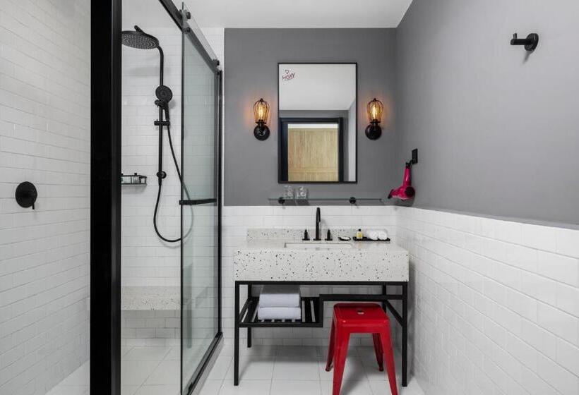 هتل Moxy Shanghai Hongqiao Necc