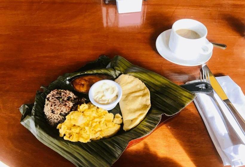 فندق Nandel Beach Resort