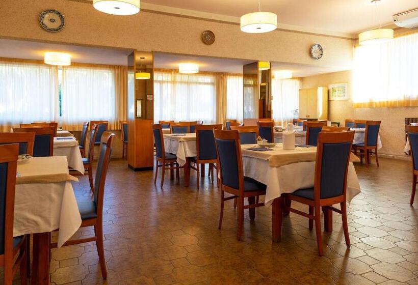 هتل Parco Dei Pini