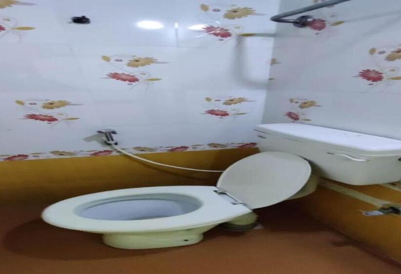 Hotel Spot On The Grand Guest House Near Pvr Cinemas Skywalk