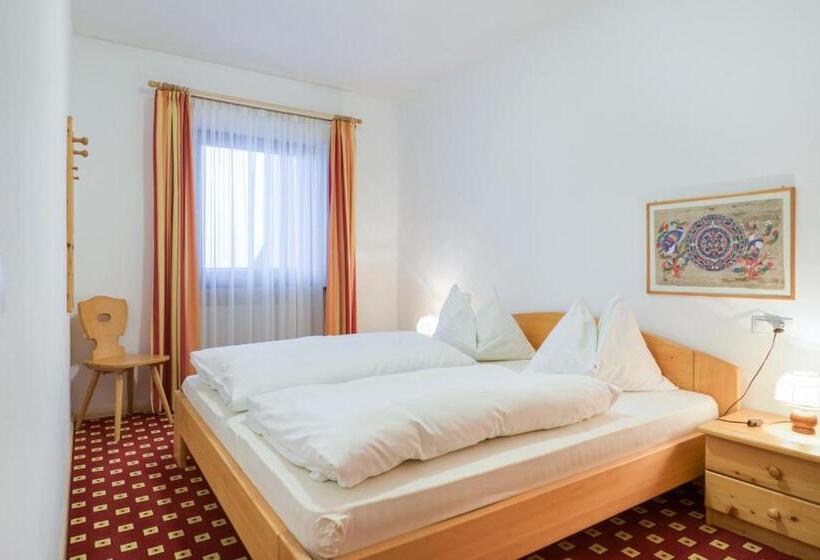 Apparthotel Feldhof   Living And Bistro