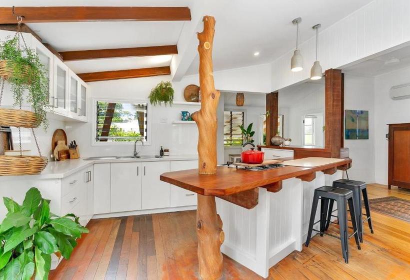 مبيت وإفطار Lazenby Lodge