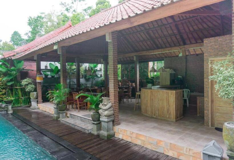 민박 Prayatna Villas