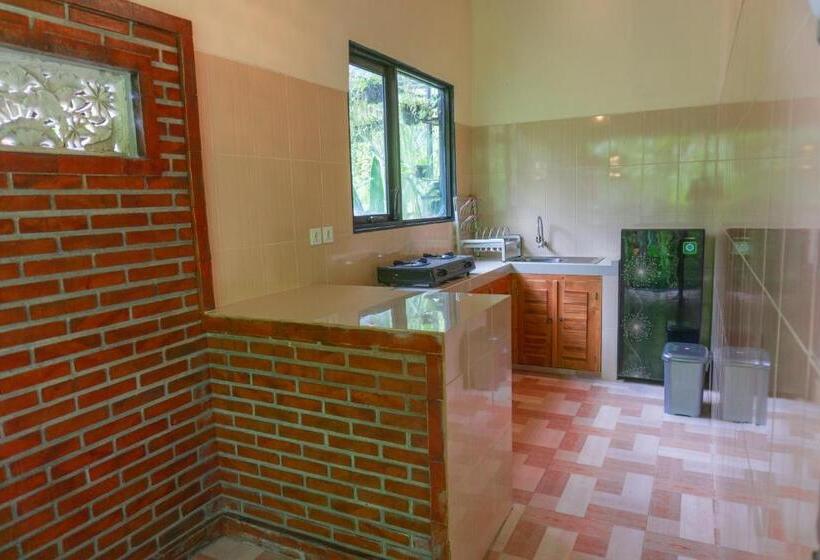 민박 Prayatna Villas