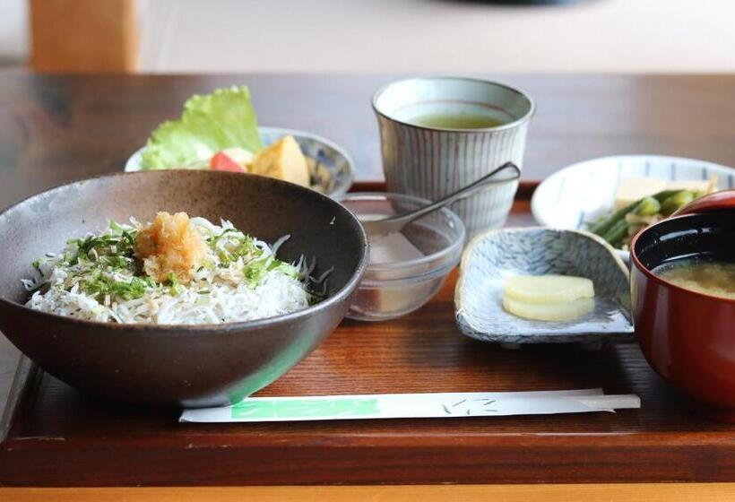 Hostel 東風ノ家(kochi No Ya)