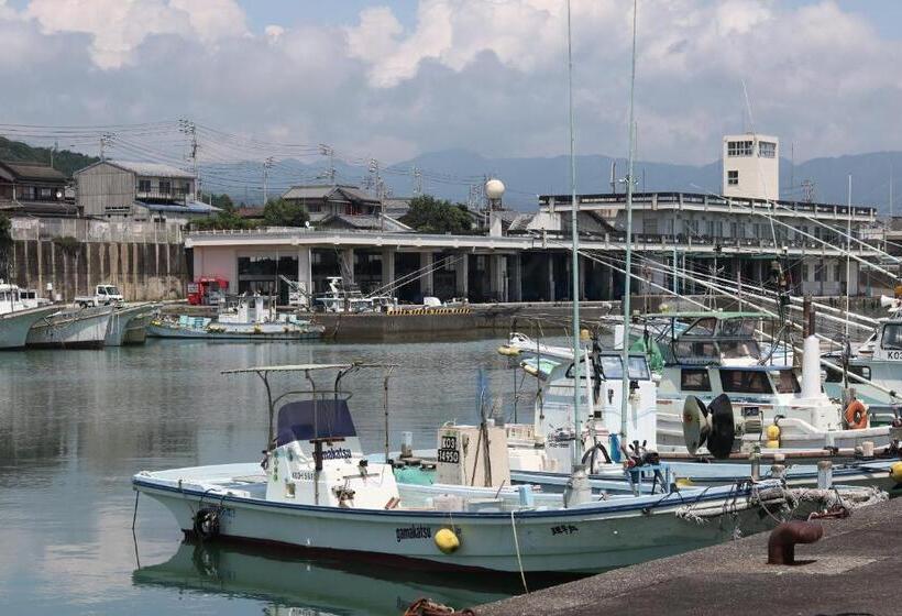Hostel 東風ノ家(kochi No Ya)