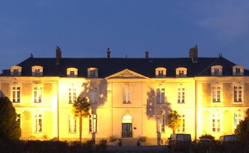 בית מלון כפרי Hôtel Particulier Château Des Marais Proximité Et Vue Sur Le Lac De Grand Lieu