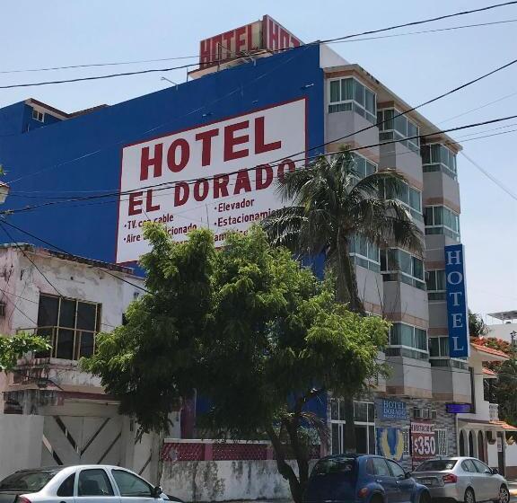 هتل Dorado A Una Calle De Playa Regatas Y El Malecon