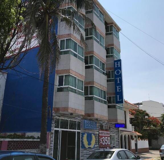 هتل Dorado A Una Calle De Playa Regatas Y El Malecon