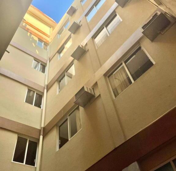 هتل Dorado A Una Calle De Playa Regatas Y El Malecon