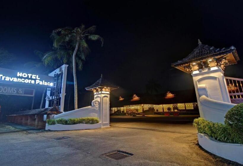 בית מלון כפרי Treebo Premium Travancore Palace Cherthala