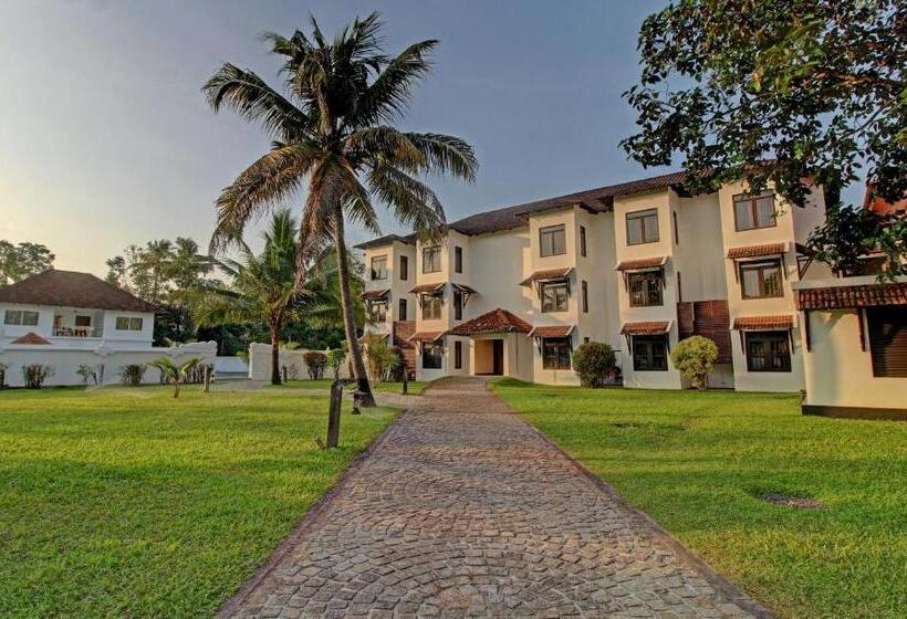 בית מלון כפרי Treebo Premium Travancore Palace Cherthala