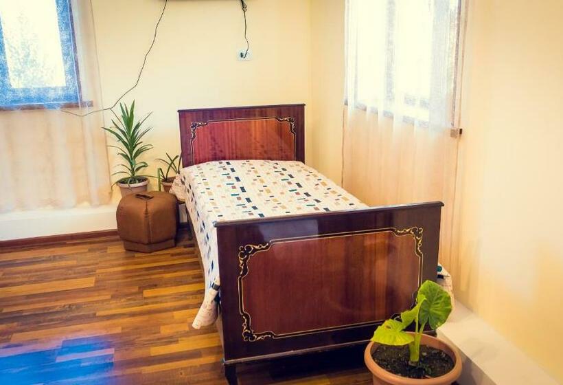 پانسیون Amoj B&b And Guest House