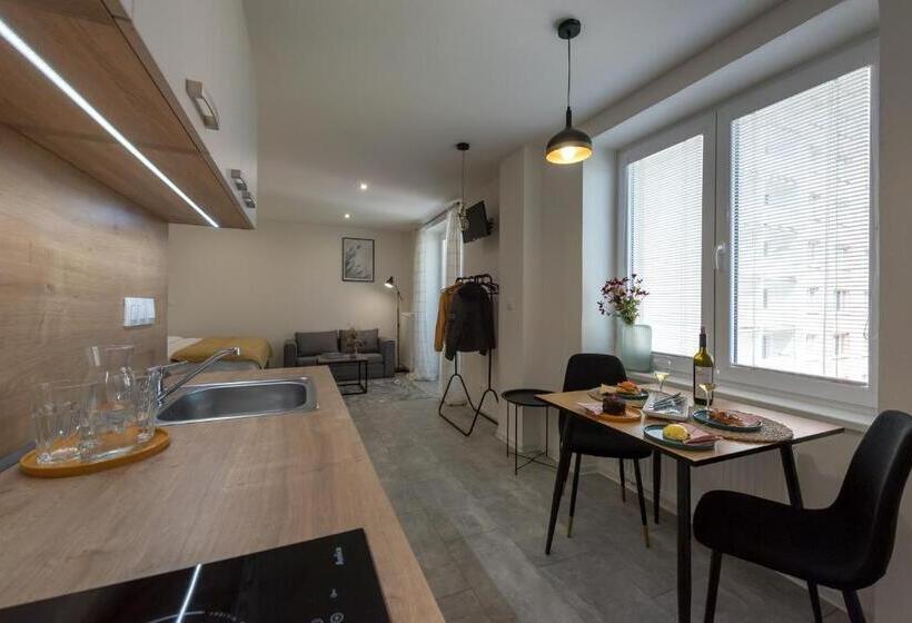 Symple Apartments