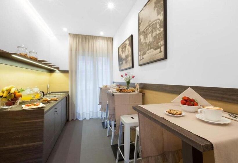 تختخواب و صبحانه La Cassarmonica Guest House