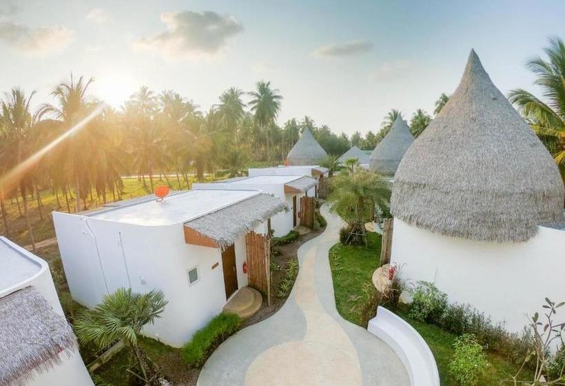 هتل Resto Sea Resort   Baan Krut