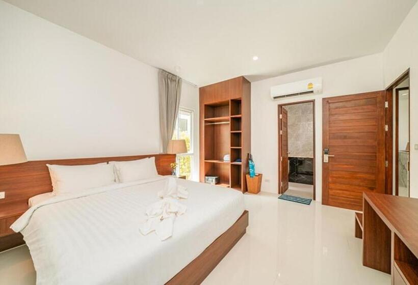 هتل Resto Sea Resort   Baan Krut