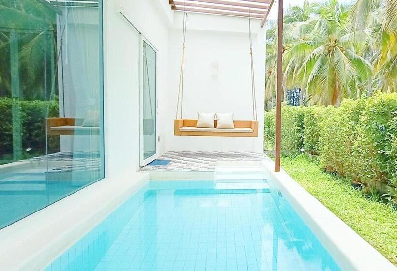 هتل Resto Sea Resort   Baan Krut