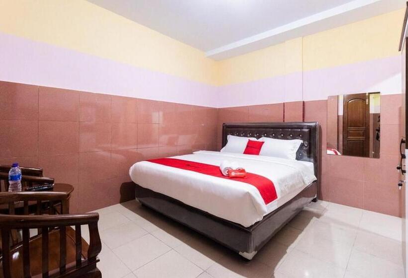 Пансион Reddoorz Plus @ Jalan Gatot Subroto Medan