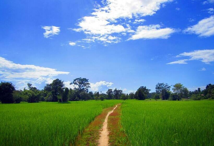 הוסטל Don Som Riverside Guesthouse