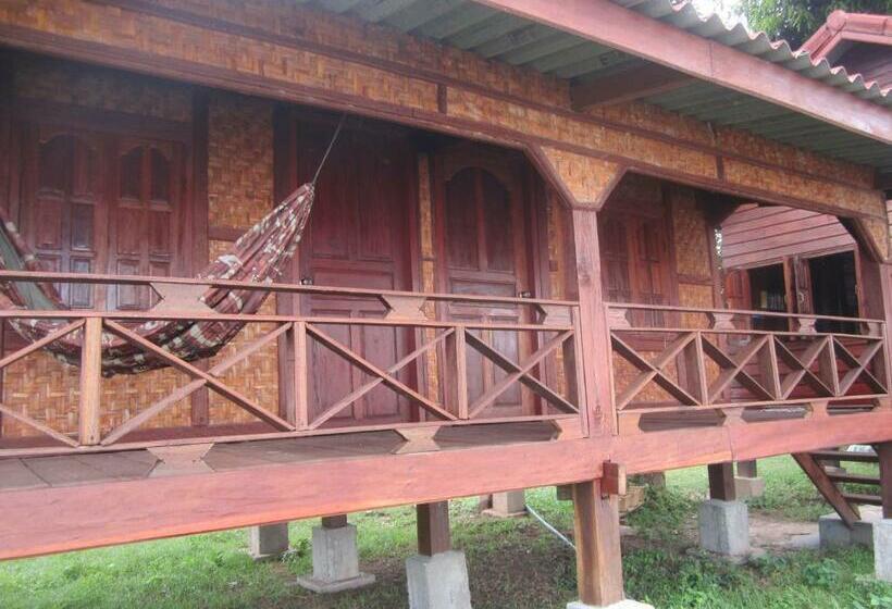 Общежитие Don Som Riverside Guesthouse