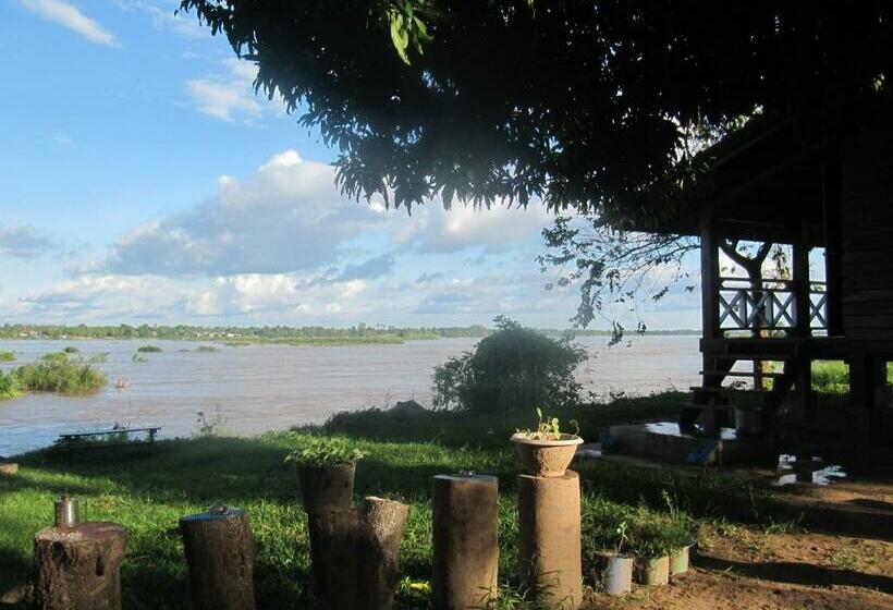 הוסטל Don Som Riverside Guesthouse