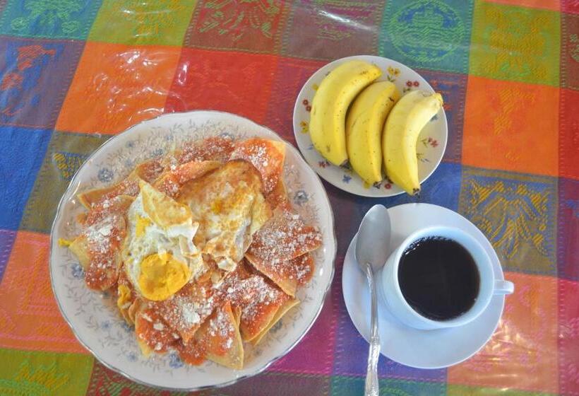 فندق صغير Posada Los Reyecitos