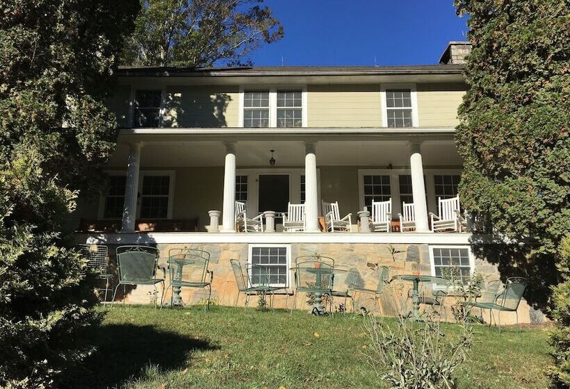 ベッドアンドブレックファースト River House Inn