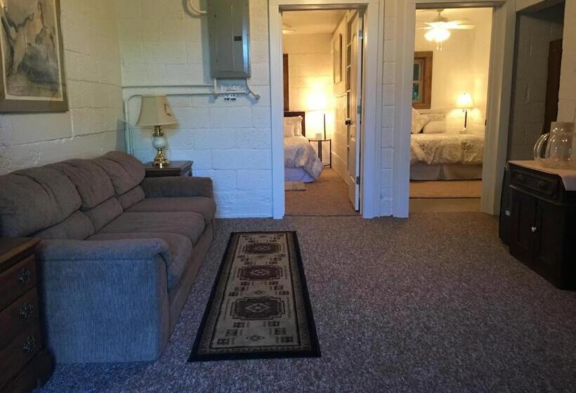 ベッドアンドブレックファースト River House Inn