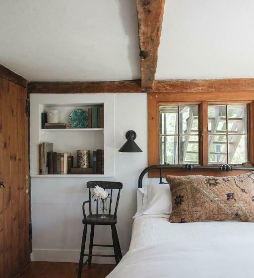 تختخواب و صبحانه The Squire Tarbox Inn