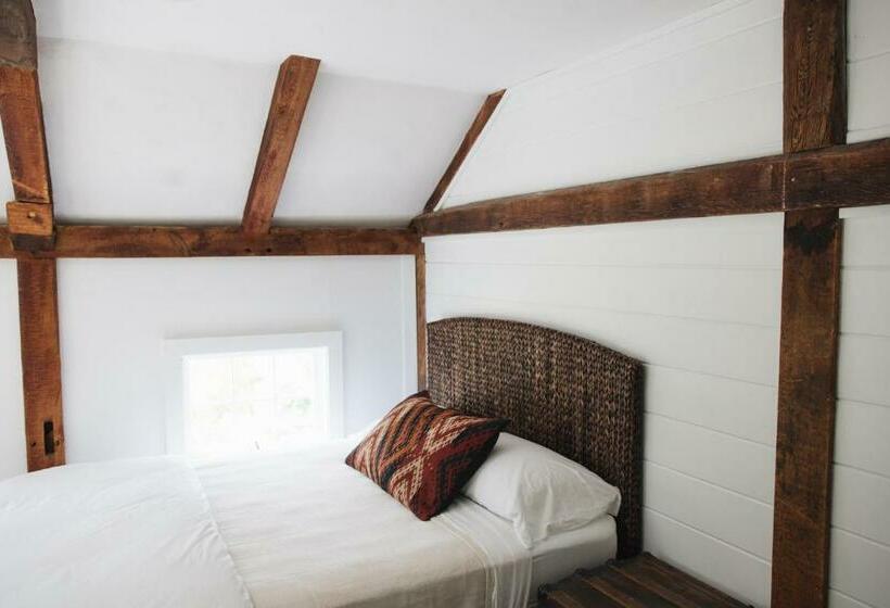 تختخواب و صبحانه The Squire Tarbox Inn